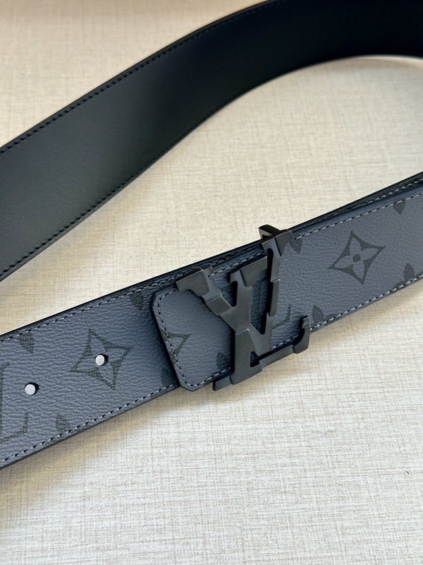 激安ルイヴィトンベルト背面デザイン